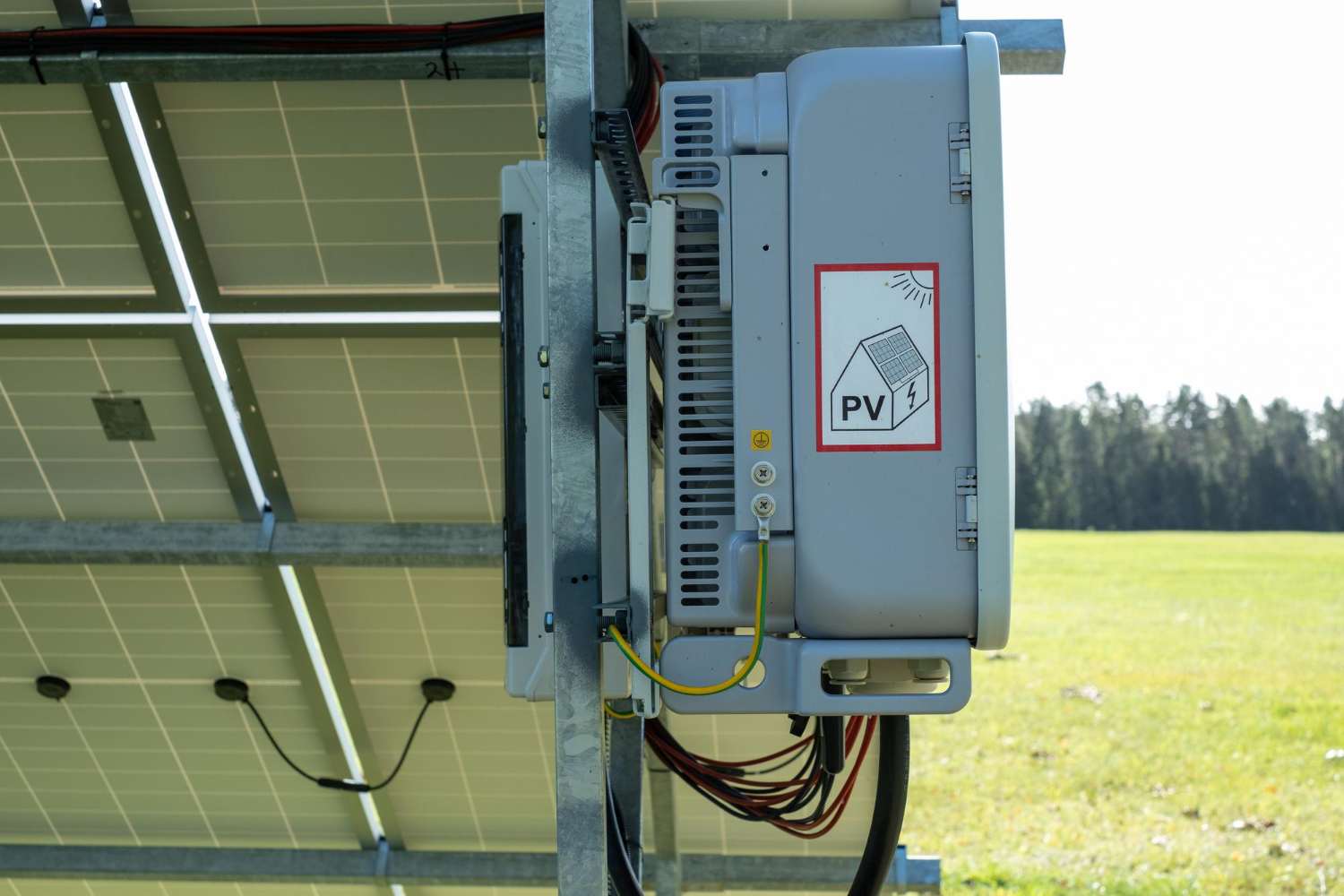Conectarea panourilor fotovoltaice la invertor